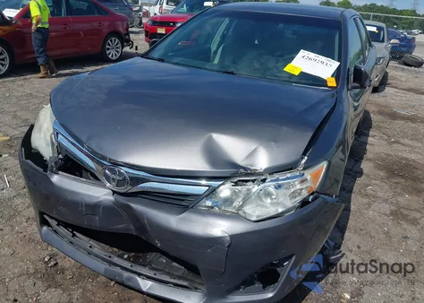 2014 Toyota Camry L/Se/Le/Xle z USA, uszkodzony, nr VIN 4T4BF1FKXER357161